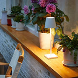 Moderne, trådløs LED-bordlampe