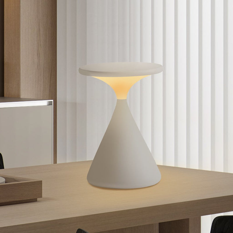 Aeron Hourglass Batteridrevet Bordlampe